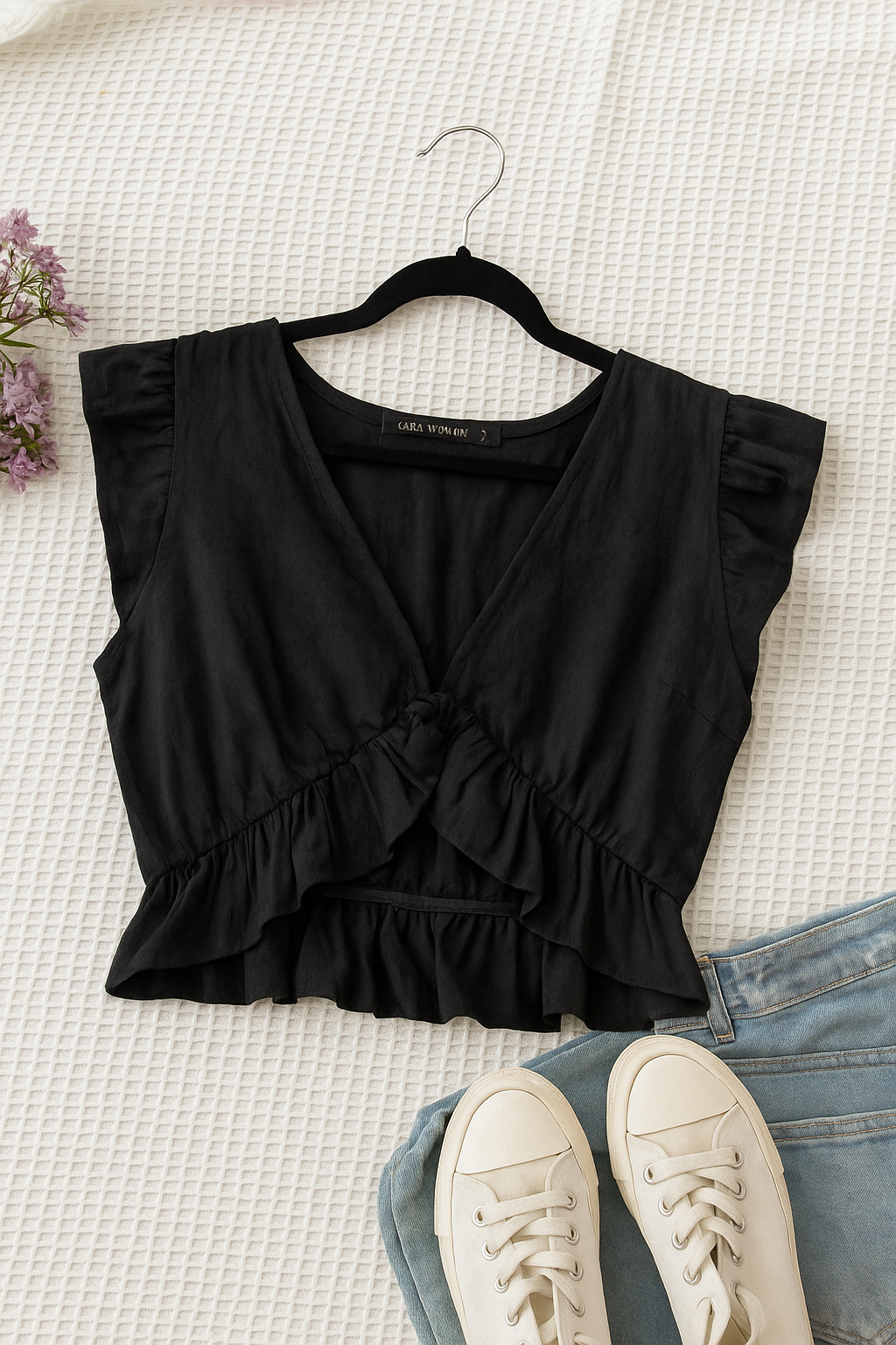 Flowy V Black