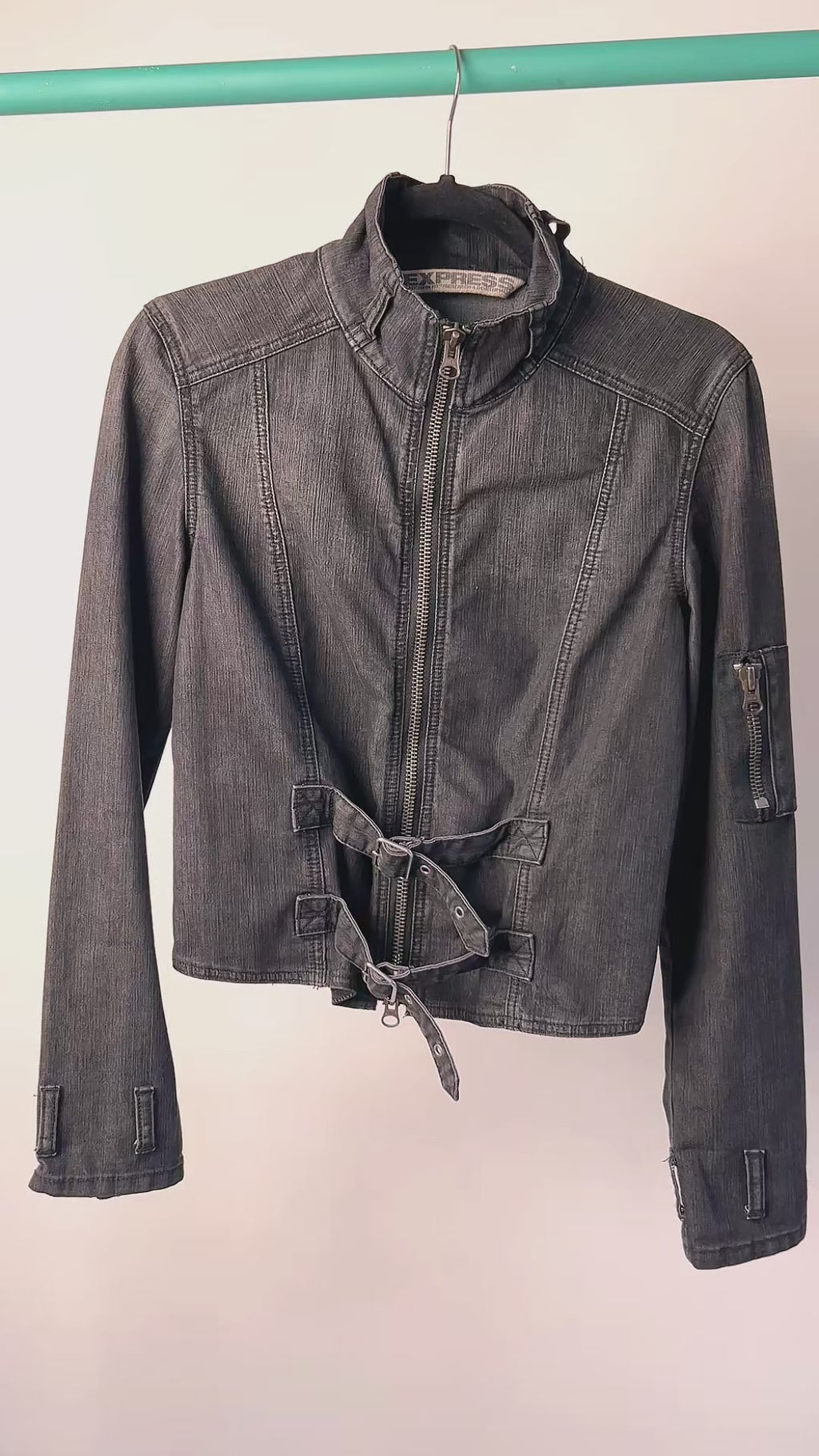 ♥︎ EXPRESS Vintage Denim Jacket