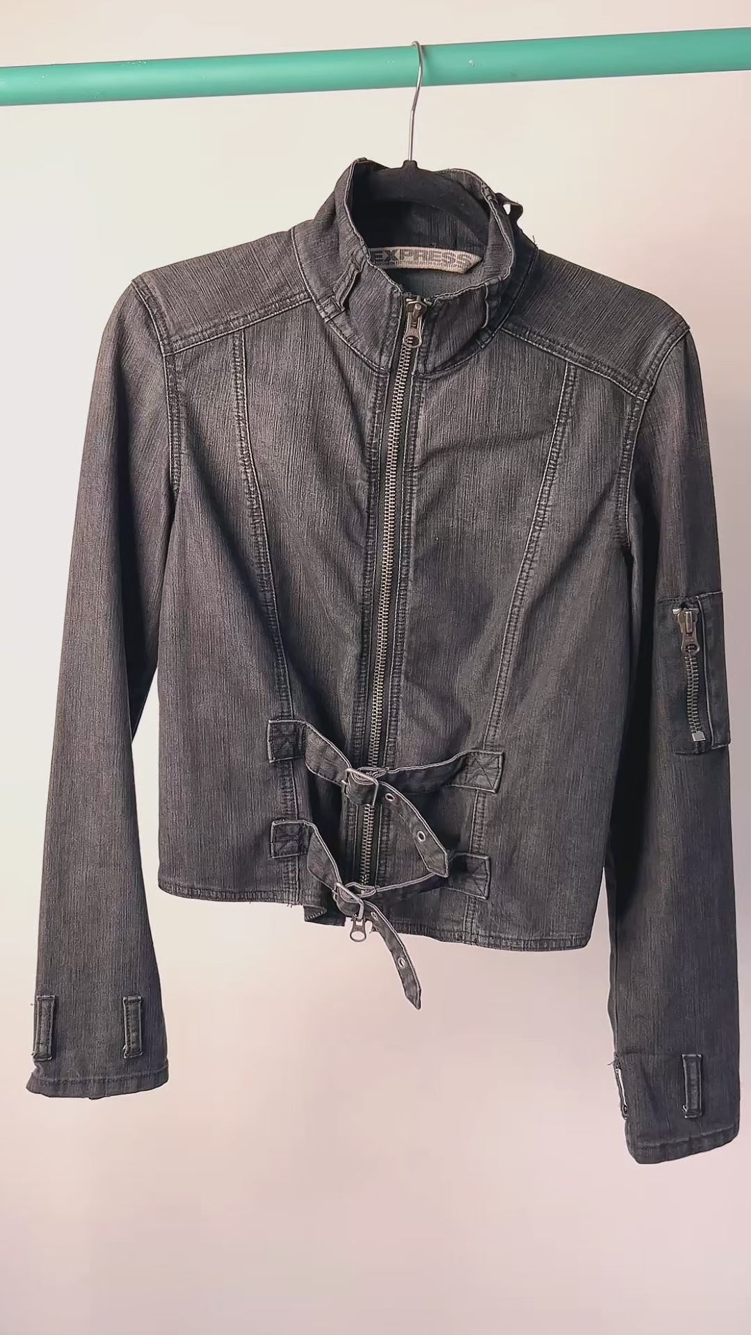 ♥︎ EXPRESS Vintage Denim Jacket